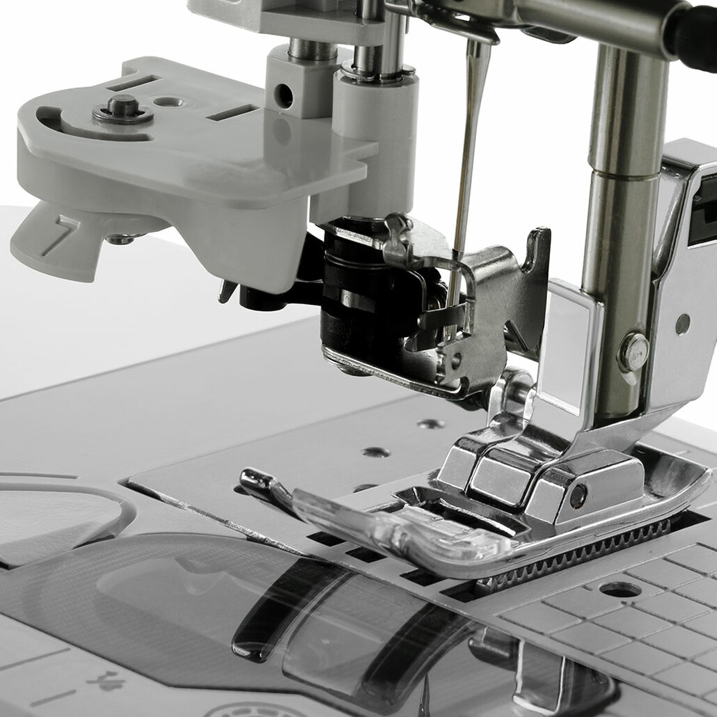 Bro Innov-ís NS80E Sewing Machine / Optional Distin Starter Sewing Package